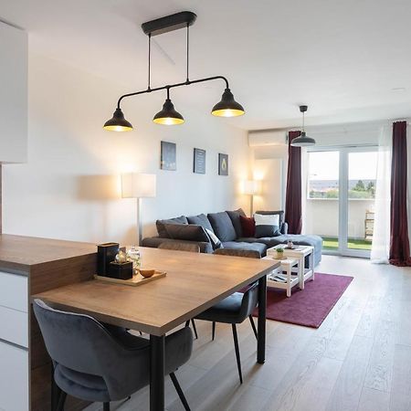 Stylish 2Bdr Apartment- Free Garage Zagreb Luaran gambar